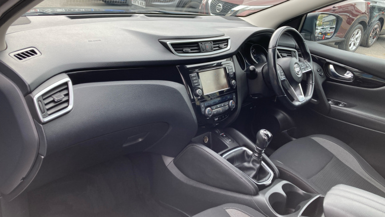 Nissan Qashqai 1.3 DiG-T Acenta Premium 5dr Petrol Hatchback